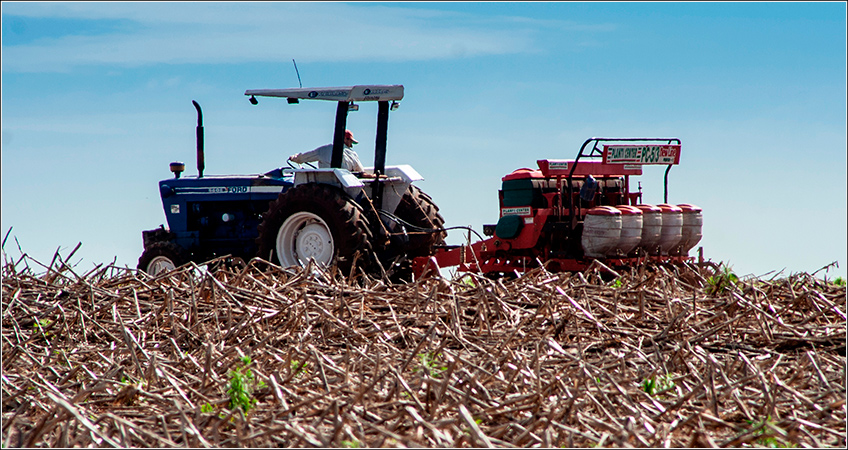 Máquinas e Implementos Agrícolas para Plantio de Soja Máquinas e Implementos Agrícolas para Plantio de Soja